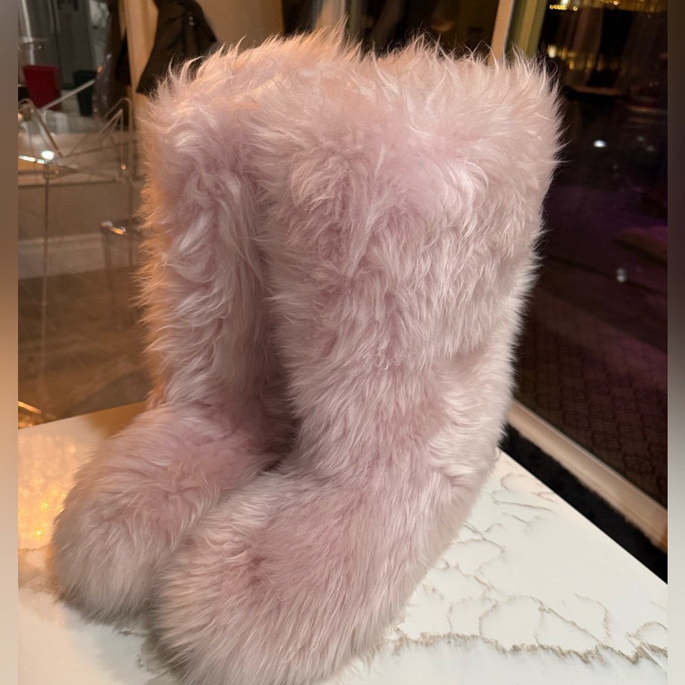 Brand New Pink Faux Fur Uggs. Super Cute. Size 9